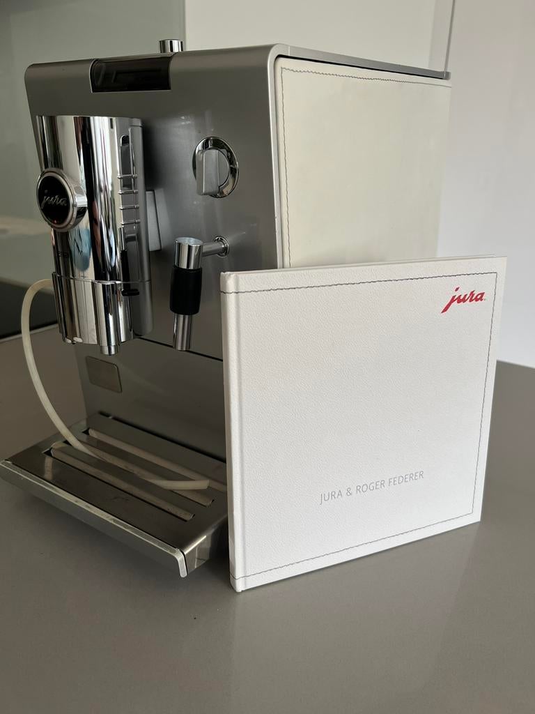 Jura Ena 5 Roger Federer Edition nr 54 van 300 uniek!!, Witgoed en Apparatuur, Ophalen of Verzenden, Zo goed als nieuw, Koffiemachine