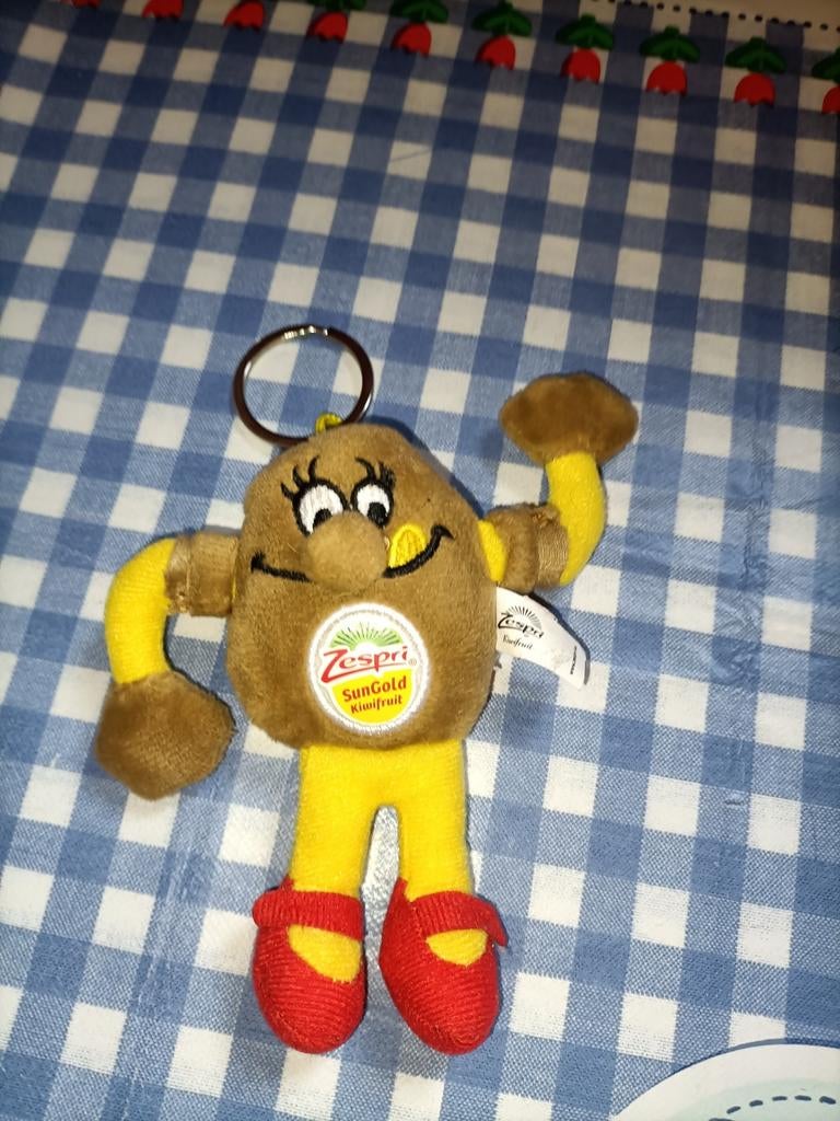 Zespri kiwi 🥝 sleutelhanger knuffeltje 12 cm groot, Ophalen of Verzenden, Zo goed als nieuw