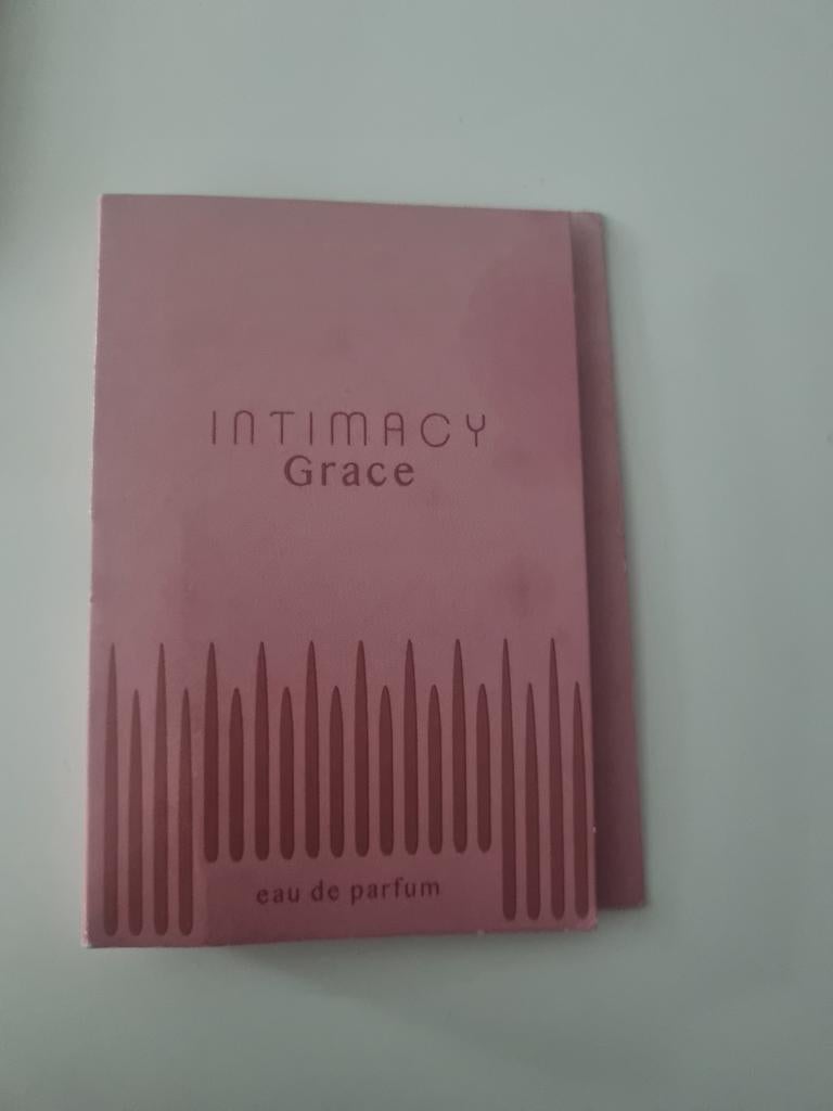 Intimacy Grace Eau de Parfum - Sample, Sieraden, Tassen en Uiterlijk, Uiterlijk | Parfum, Ophalen of Verzenden, Zo goed als nieuw
