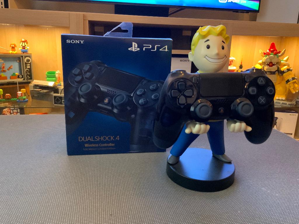 500 Million Limited Edition Dualshock Playstation 4, Ophalen of Verzenden, Nieuw, Met 1 controller, Original
