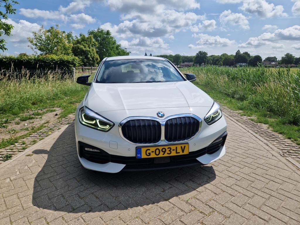 Sportieve & Goed Onderhouden BMW 1-Serie 118i (2019) – Wit |, Auto's, BMW, Particulier, 1-Serie, ABS, Adaptieve lichten, Airbags