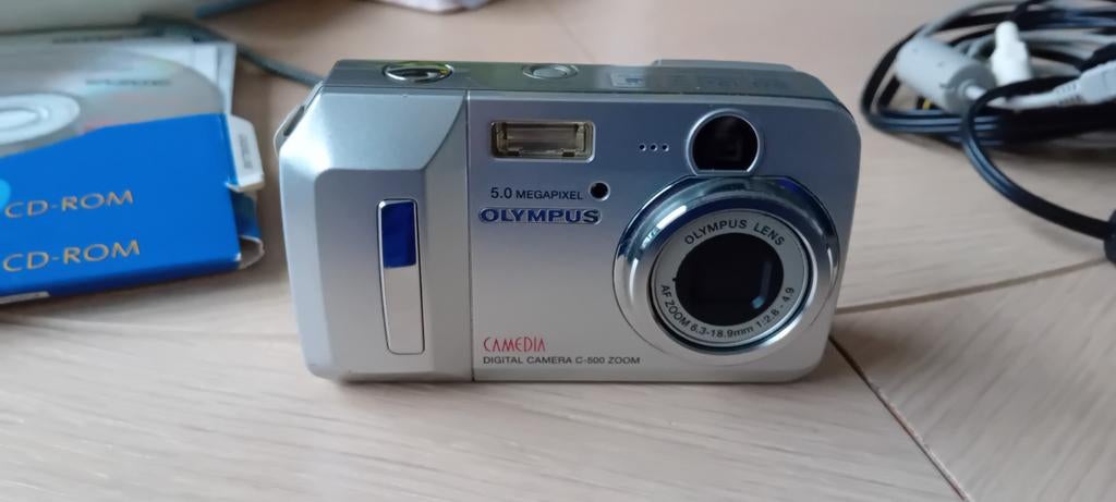 Fotocamera zilver. Olympus digitale camera Camedia C-500, Ophalen of Verzenden, Zo goed als nieuw, Olympus, 8 keer of meer
