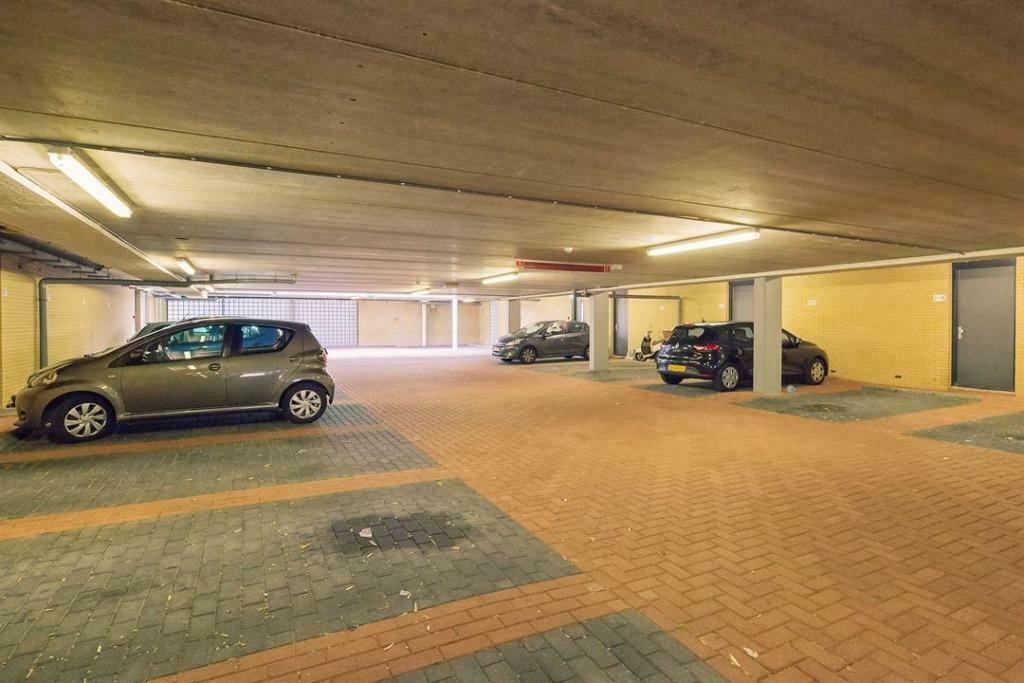 Parkeergarageplaats te huur Barendrecht / Carnisselande