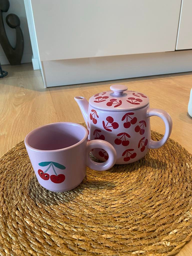 theeservies met kersenmotief, Keramiek, Ophalen of Verzenden, Zo goed als nieuw, Overige stijlen
