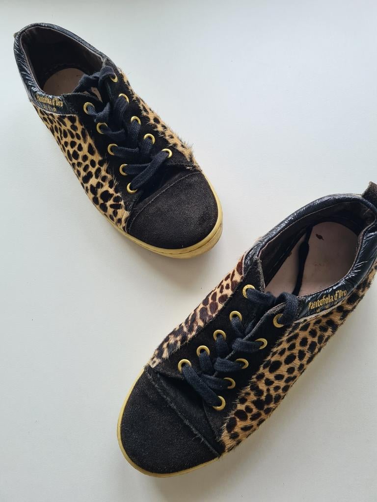 Leren zwart - tijgerprint snackers Pantofola D'Oro 
Mt39, Zwart, Zo goed als nieuw, Pantofola dOro, Ophalen of Verzenden
