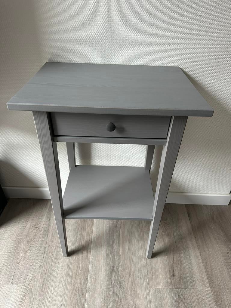 Grey Ikea Nightstands set (X2), Huis en Inrichting, Tafels | Sidetables, Ophalen, Eikenhout, Minder dan 50 cm, Zo goed als nieuw