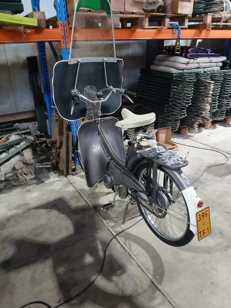3 x kaptein mobylette grijs gerestaureerd 0626604113, 7396 Bh, 49 cc, Hulleman, 1 versnellingen