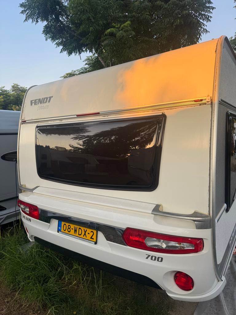 Fendt Platin 700 - Top caravan met airco en mover!!, Rondzit, Particulier, Tot en met 4, 1500 - 2000 kg