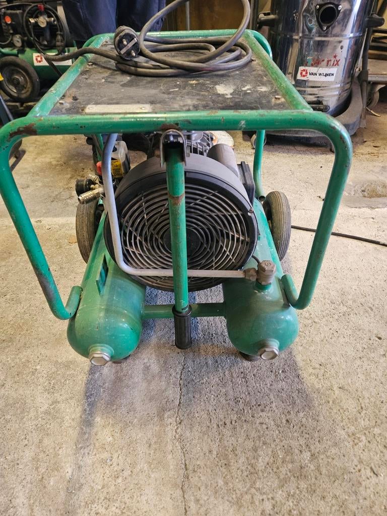 Compressors 10 bar professioneel (nog 2 stuks), Doe-het-zelf en Verbouw, Ophalen, Prebena, ., 10 bar of meer
