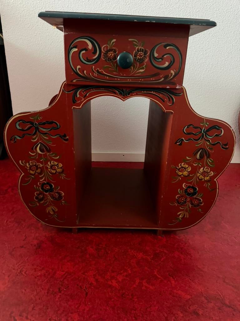 Mooi Hindeloopen tafeltje met zijvakken, Ophalen of Verzenden