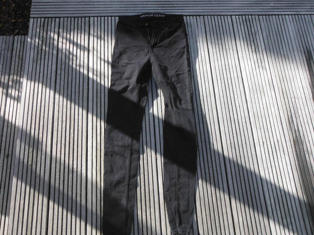 diep zwarte Vanilia Denim skinny jeans, mt 36, Kleding | Dames, Spijkerbroeken en Jeans, Verzenden, Vanilia, Zwart, Zo goed als nieuw