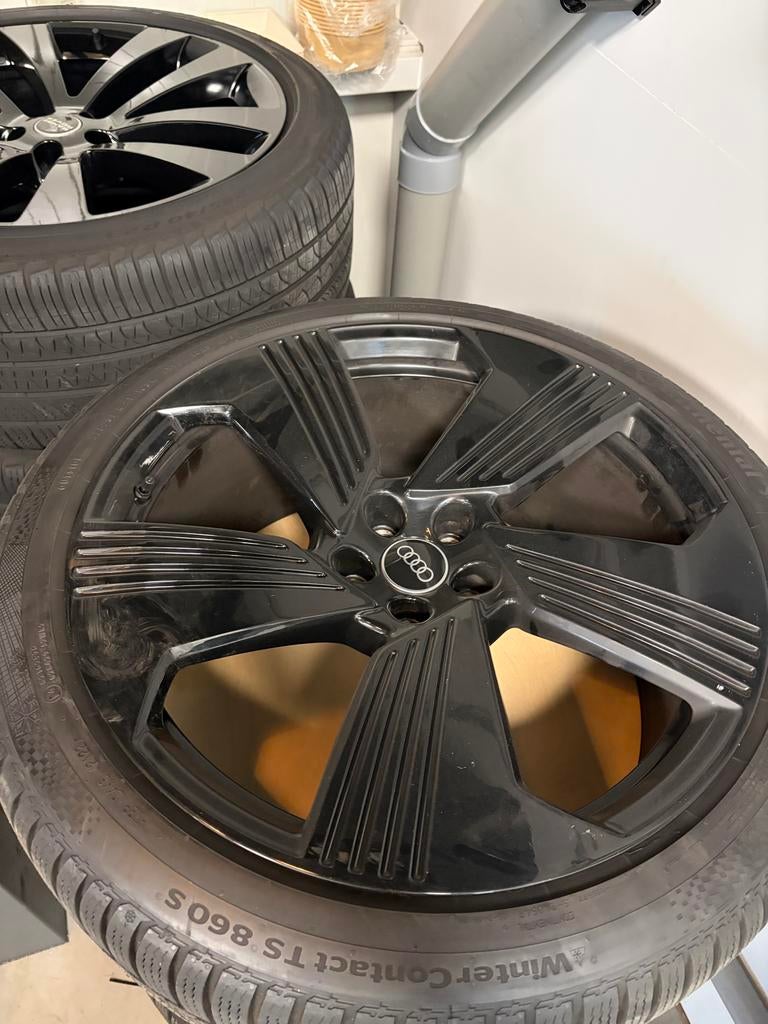 Audi Sport Q7 Q8 A8 E-Tron 21 inch winterset met TPMS, Ophalen, Gebruikt, 275 mm, Banden en Velgen