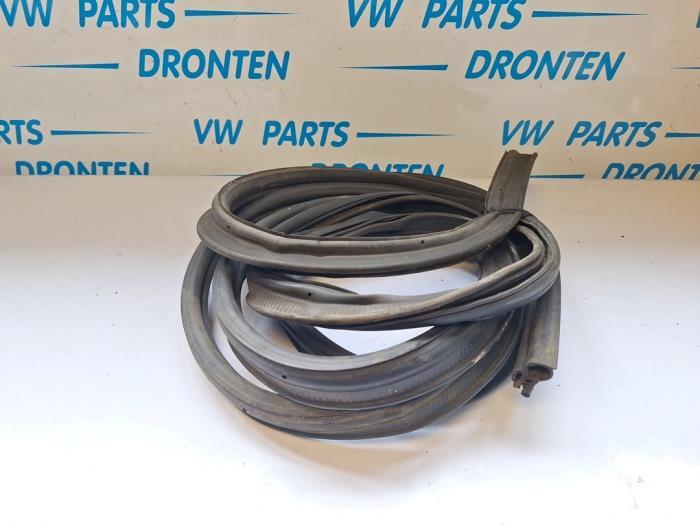 Achterkleprubber van een Volkswagen Transporter, Gebruikt, -, -, -