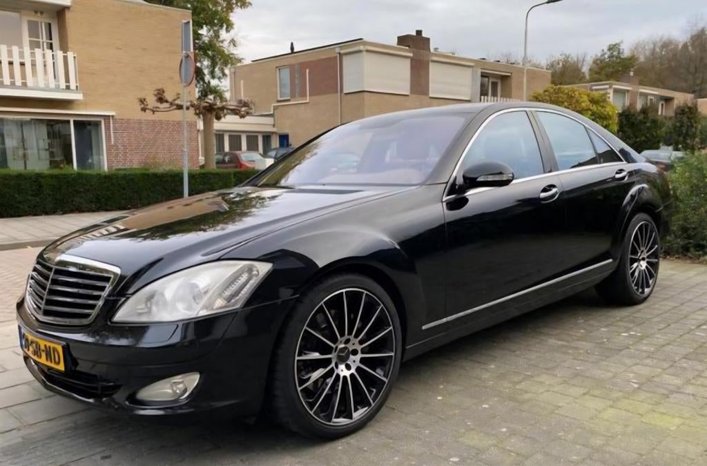 Mercedes-Benz S-Klasse 5.5 S500 AUT 2005 Zwart, Automaat, Achterwielaandrijving, 8 cilinders, 109 €/maand