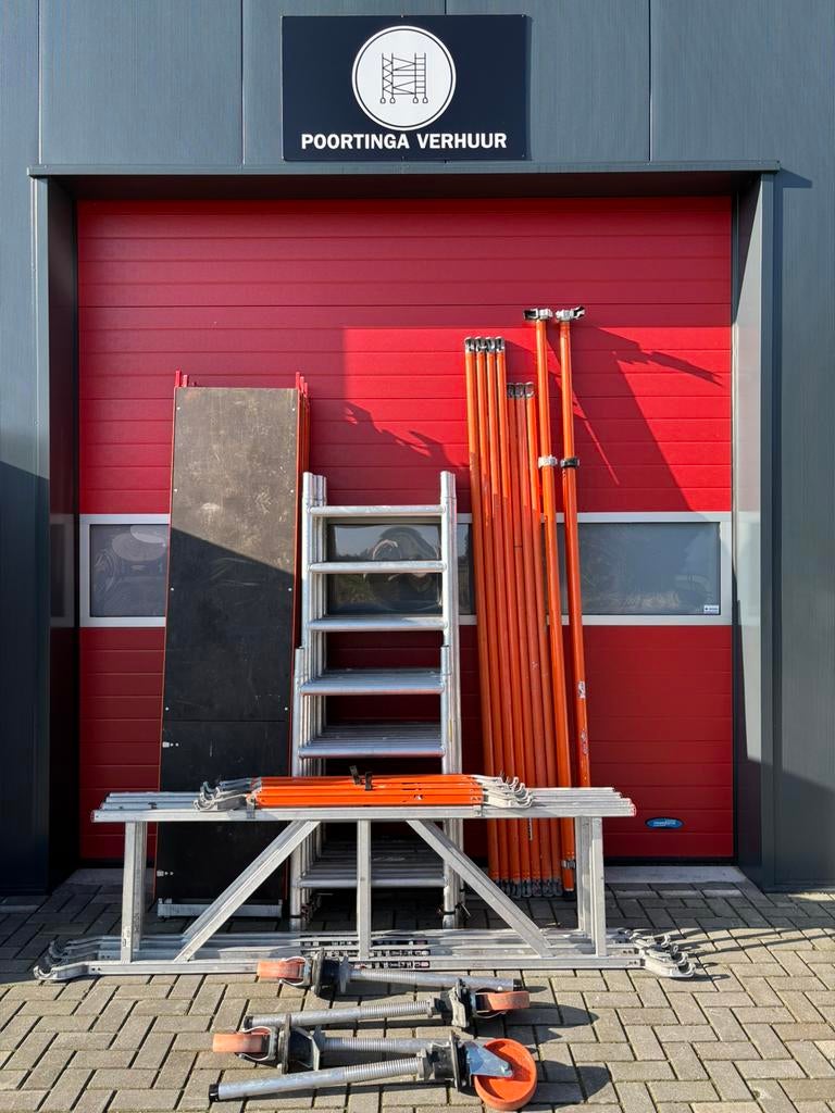 Altrex rolsteiger smal 0.75 te koop, Doe-het-zelf en Verbouw, Steigers, Ophalen of Verzenden, Zo goed als nieuw, Rolsteiger of Kamersteiger