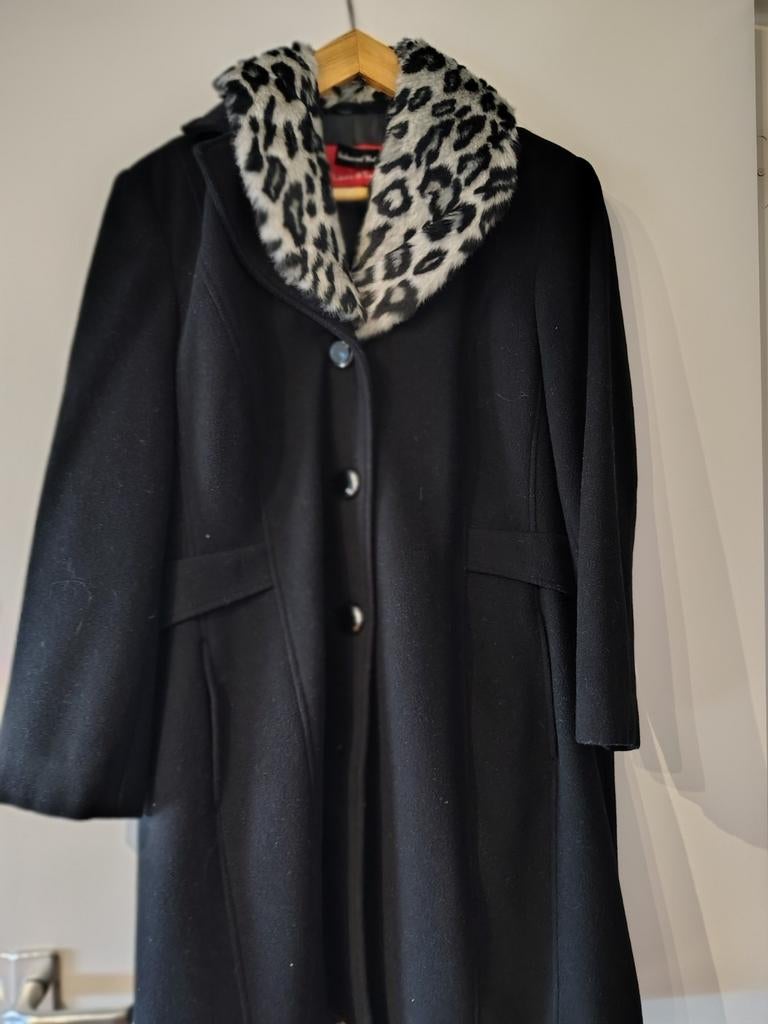Elegante zwarte mantel met luipaardprint kraag, Zwart, Maat 46/48 (XL) of groter, Ophalen of Verzenden, Zo goed als nieuw
