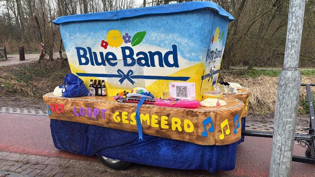 Carnavalswagen loopgroep, Eén persoon
