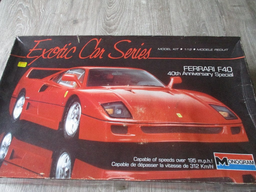 Monogram Ferrari F40, Hobby en Vrije tijd, Modelbouw | Auto's en Voertuigen, Gebruikt, Auto, Groter dan 1:32, Ophalen of Verzenden