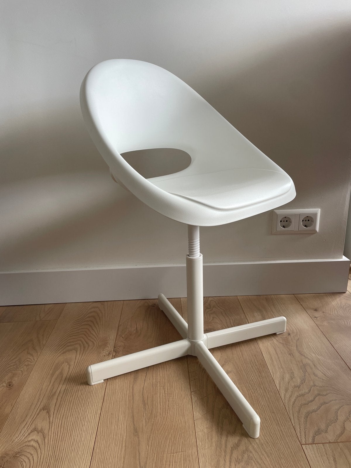 IKEA bureaustoel kind - wit, met klein vlekje, Ophalen, Gebruikt, Wit, Bureaustoel
