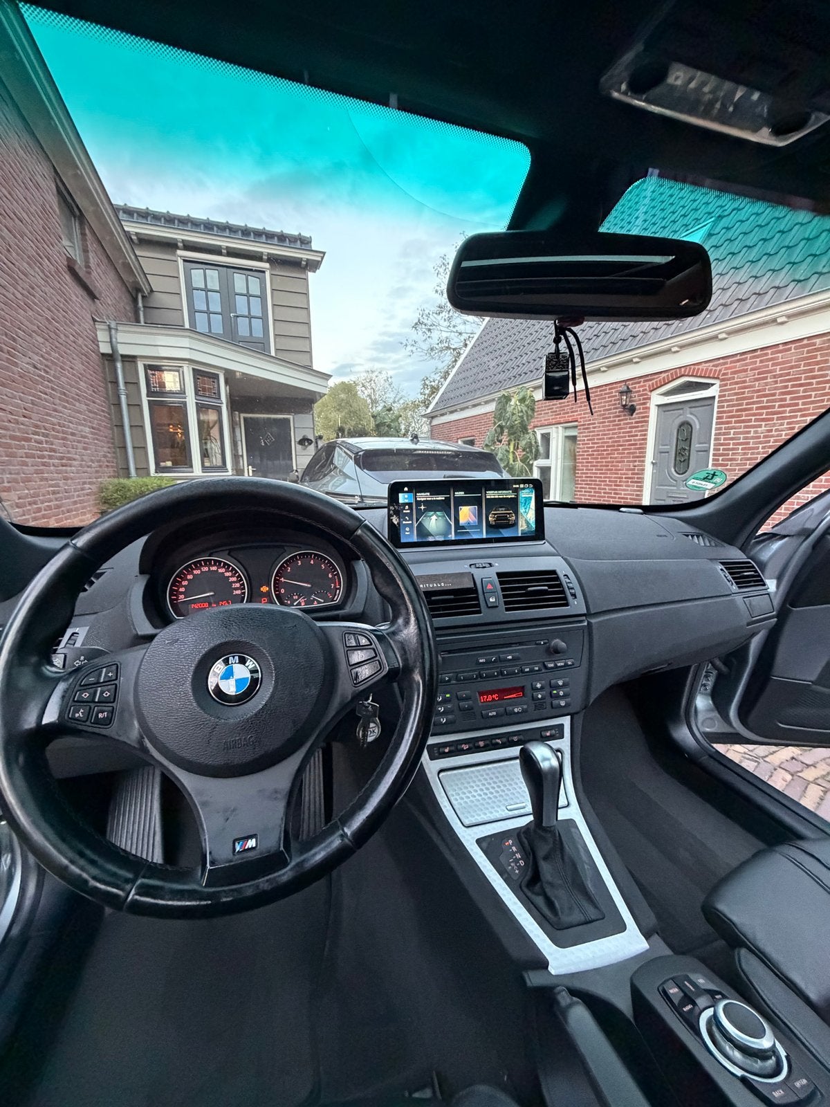 Foto 14 van Bmw X3 3.0i high exclusive M uitvoering, pano-dak, leder