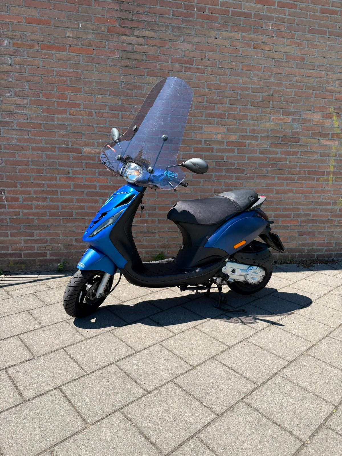 Piaggio Zip 4-takt 2019 - Blauw - Zeer nette staat, Fietsen en Brommers, Ophalen, Zip, Zo goed als nieuw, Benzine