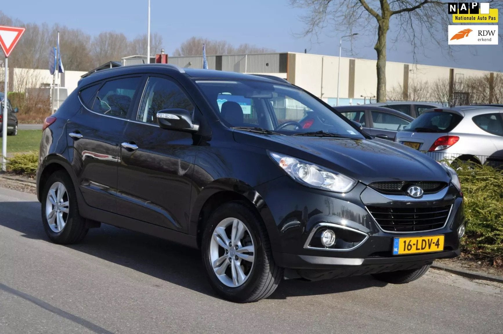 Hyundai iX35 2.0 I Cvvt 2WD AUT 2010 Zwart, 1998 cc, 4 cilinders, Origineel Nederlands, 75 €/maand