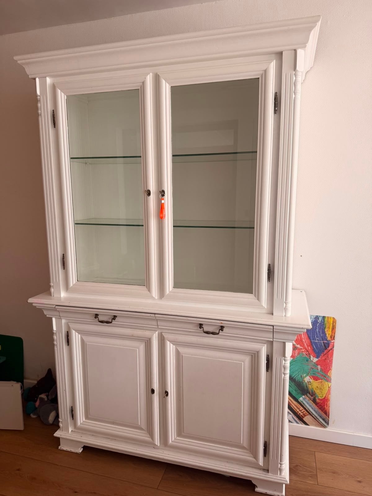 Mooie witte buffetkast met sleutels, Ophalen, Gebruikt, 100 tot 150 cm, Met lade(s)
