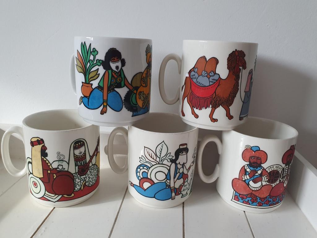 5 Villeroy & Boch mokken , 1001 nachten, Ophalen of Verzenden, Porselein, Overige stijlen, Kop(pen) en/of Schotel(s)