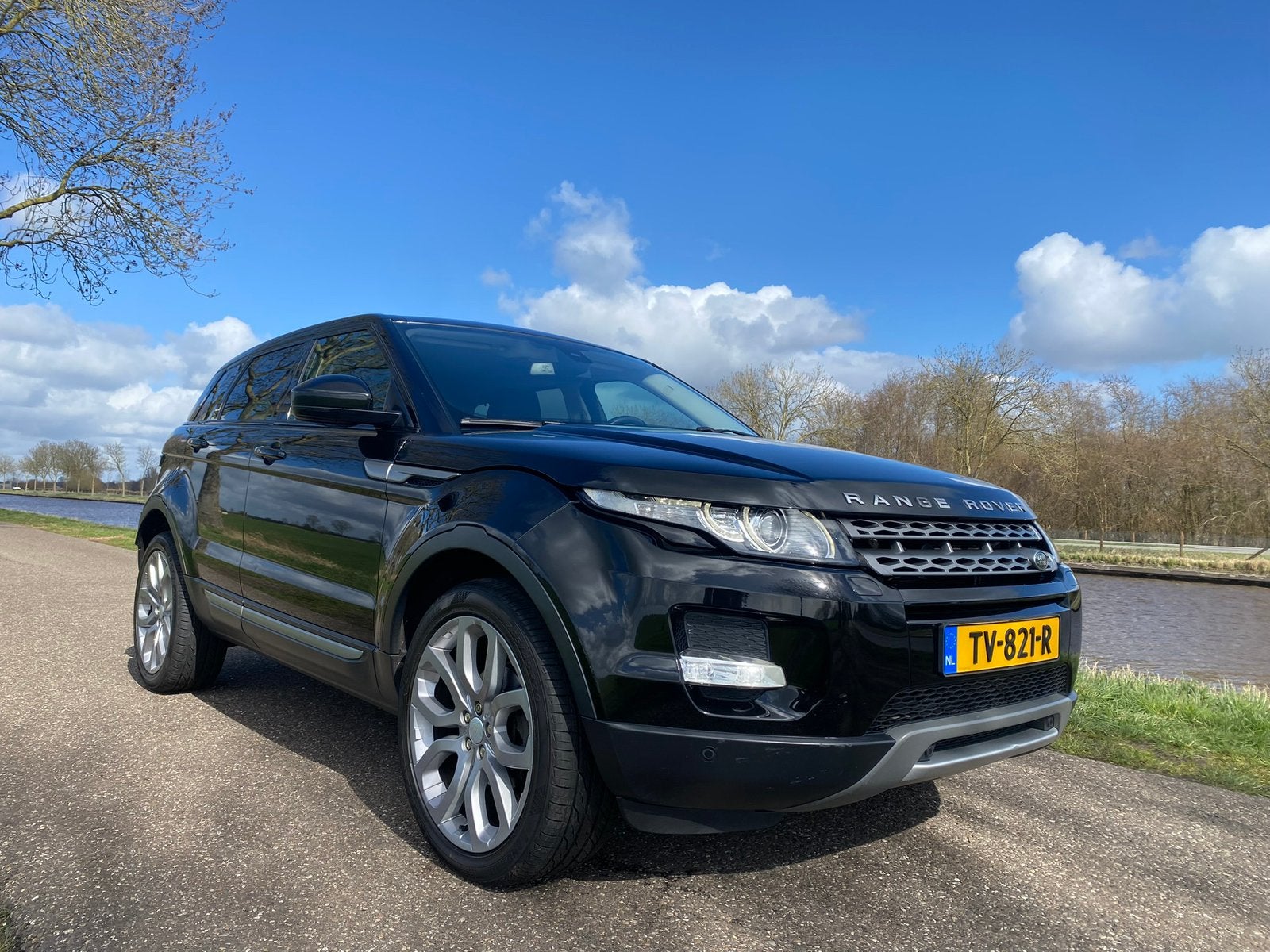 Land Rover Range Rover Evoque TD4 4WD AUT 2014 Zwart, Auto's, Automaat, 1800 kg, 4 cilinders, 1650 kg