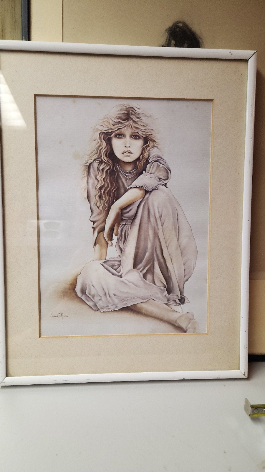 Ingelijste print van Sara Moon - Meisje met krullend haar, Ophalen