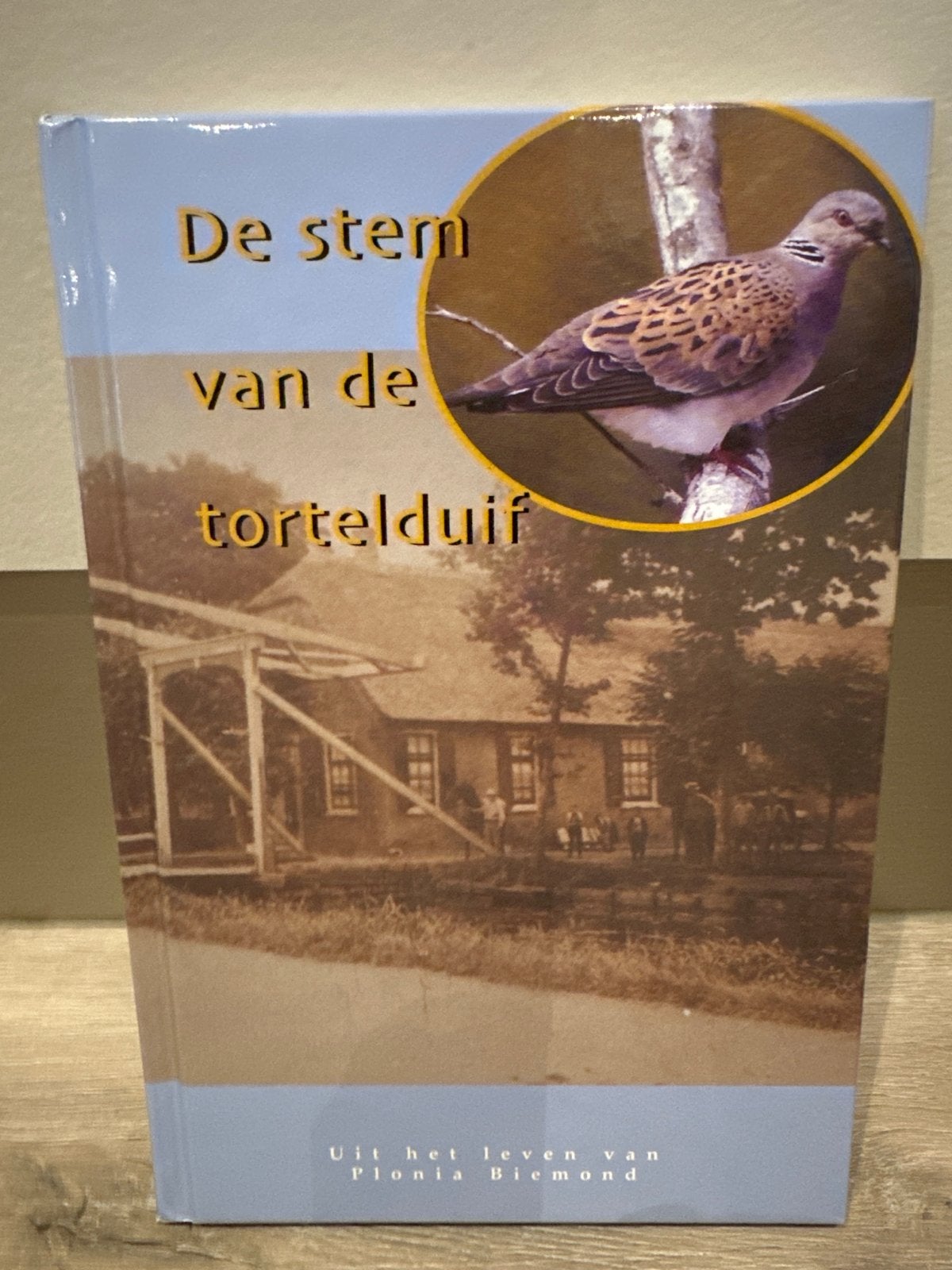 De stem van de tortelduif - Plonia Biemond, Ophalen of Verzenden, Zo goed als nieuw, Nederland