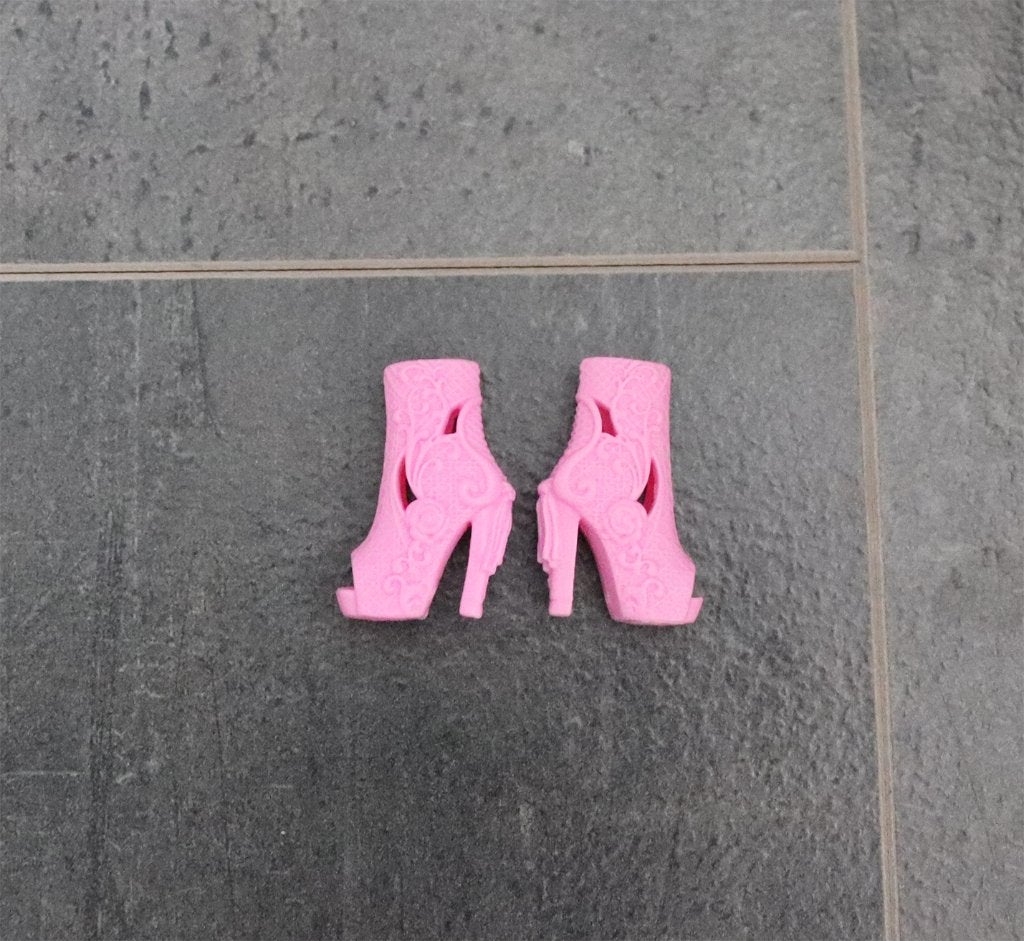 Barbie kleding nieuw - Originele hoge hakken roosjes roze, Ophalen of Verzenden, Nieuw, Barbie
