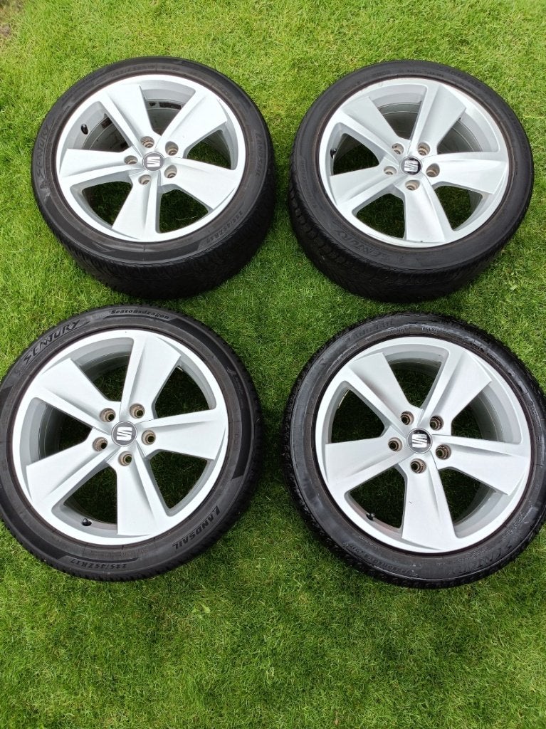 4 originele SEAT 17 inch lichtmetalen velgen met banden., Auto-onderdelen, Banden en Velgen, Ophalen, Gebruikt, Banden en Velgen