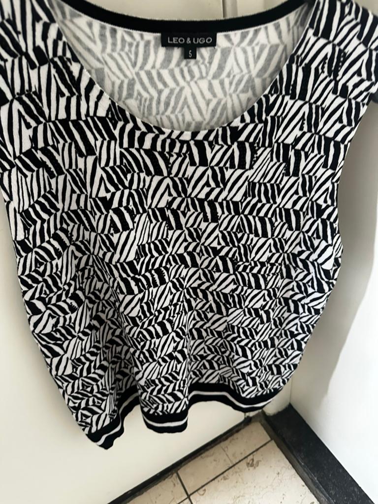 Leo&Ugo top zwart/wit met kraaltjes, Verzenden, Zo goed als nieuw, Zwart, Zonder mouw