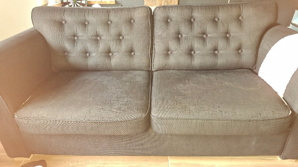 Comfortabele 2-zitsbank in donkergrijs stof, Ophalen, Gebruikt, 150 tot 200 cm, Tweepersoons