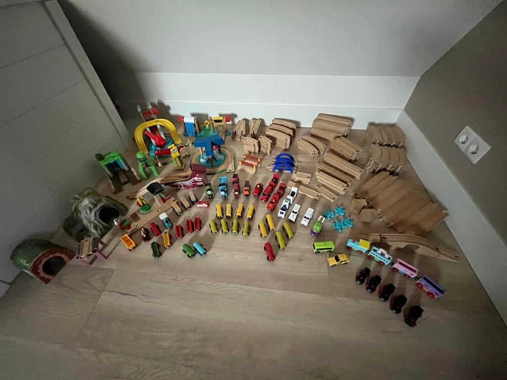 Houten treinspoor met treintjes diverse merken, Kinderen en Baby's, Speelgoed | Houten speelgoed, Ophalen of Verzenden, Nieuw