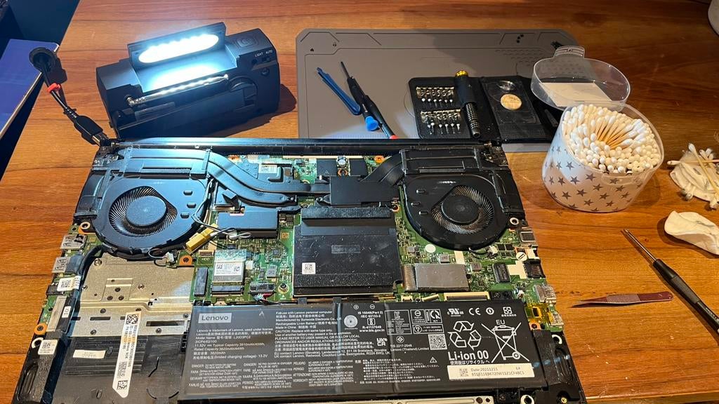 Reparatie van laptops en telefoons.Laptops and phones repair, Komt aan huis, Computerreparatie en Onderhoud