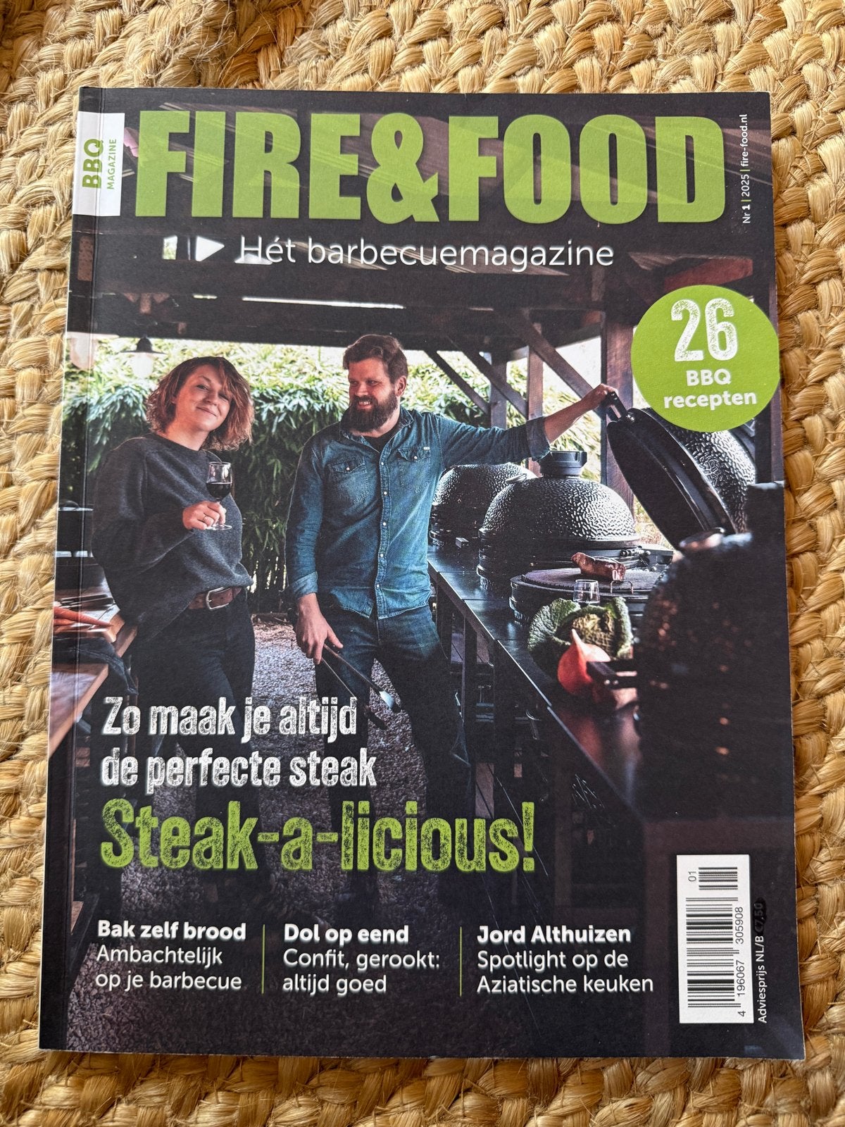 FIRE&FOOD BBQ Magazine Nr. 1 2025 - Steak-a-licious!, Ophalen of Verzenden, Zo goed als nieuw, Overige typen