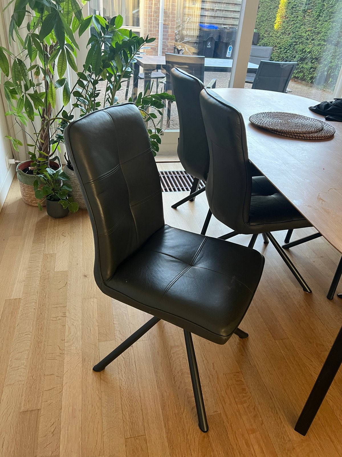 7 stuks groene groene leren eetkamerstoellen Henders & Hazel, Huis en Inrichting, Stoelen, Ophalen, Overige kleuren, Leer, Zo goed als nieuw