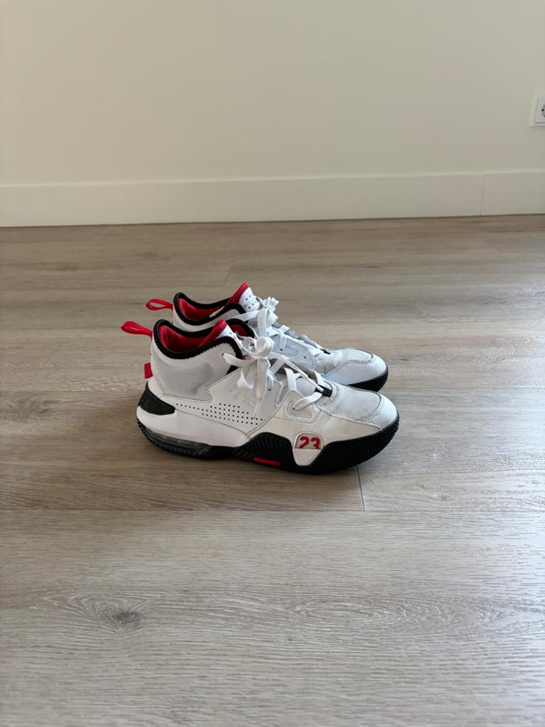 Jordan Sneakers maat 38,5 (3x gebruikt), Ophalen of Verzenden, Zo goed als nieuw, Schoenen