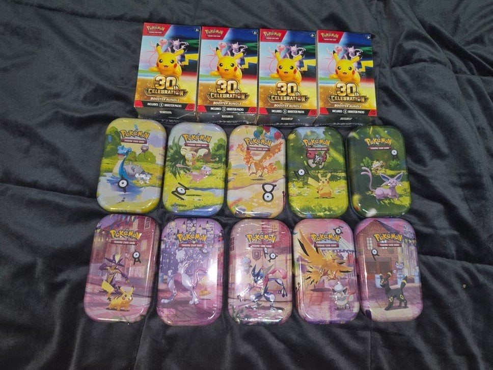 Pokémon 30th Anniversary Bundles & Mini Tins, Hobby en Vrije tijd, Ophalen of Verzenden, Nieuw, Overige typen