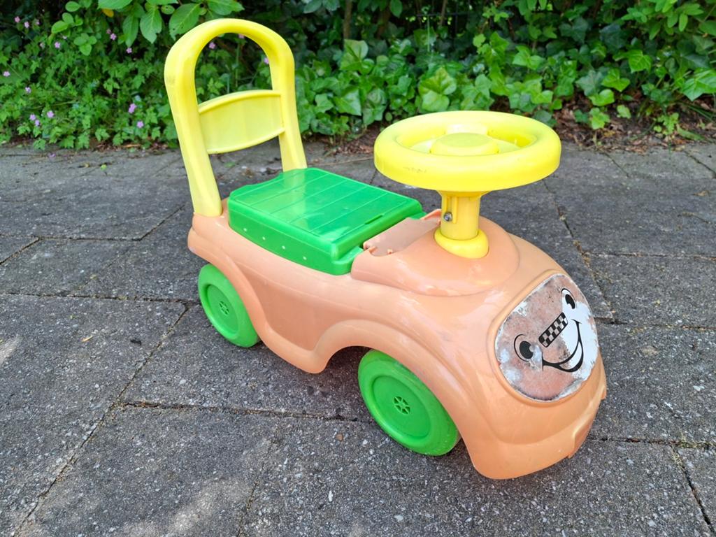 Loopauto voor kinderen - Gebruikt, Kinderen en Baby's, Speelgoed | Buiten | Voertuigen en Loopfietsen, Ophalen, Gebruikt, Loopvoertuig