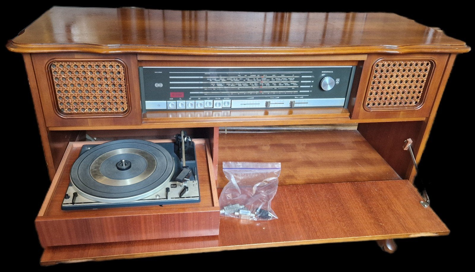 Vintage Dual Platenspeler in Houten Meubel met Radio, Ophalen, Gebruikt, Platenspeler-onderdeel, Dual