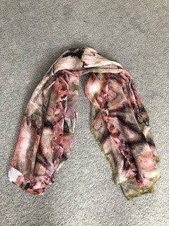 Mooie damessjaal, Kleding | Dames, Ophalen of Verzenden, Gedragen, Sjaal