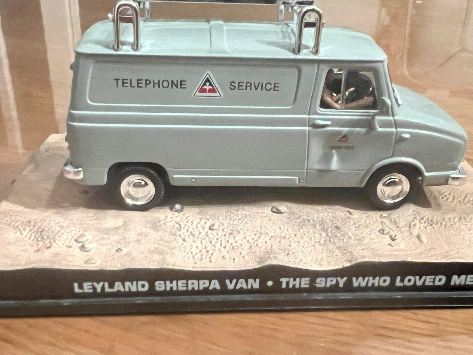 Leyland Sherpa Van 'The Spy Who Loved Me' modelauto, Ophalen of Verzenden, Zo goed als nieuw, Auto, Overige merken