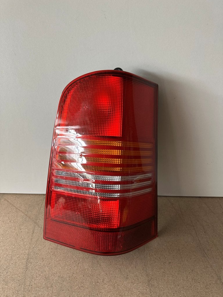 Achterlicht rechts V-klasse W638  638 820 19 64, Auto-onderdelen, Niet ingevuld, Mercedes-Benz, Niet ingevuld, Nieuw