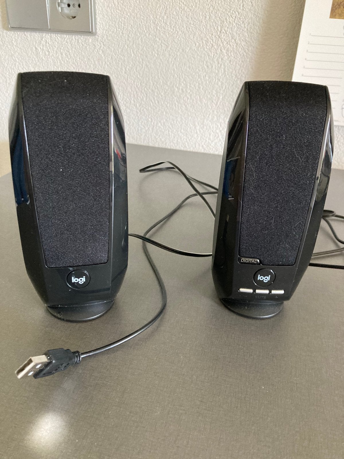 Logitech pc speaker, Computers en Software, Pc speakers, Ophalen, Zo goed als nieuw