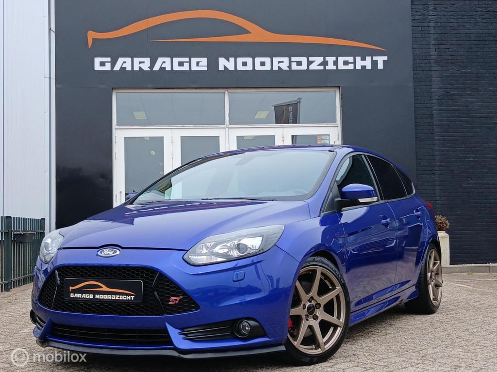 Ford Focus 2.0 ST-3 250PK, Bi-Xenon koplampen, 15 km/l, Gebruikt, 4 cilinders
