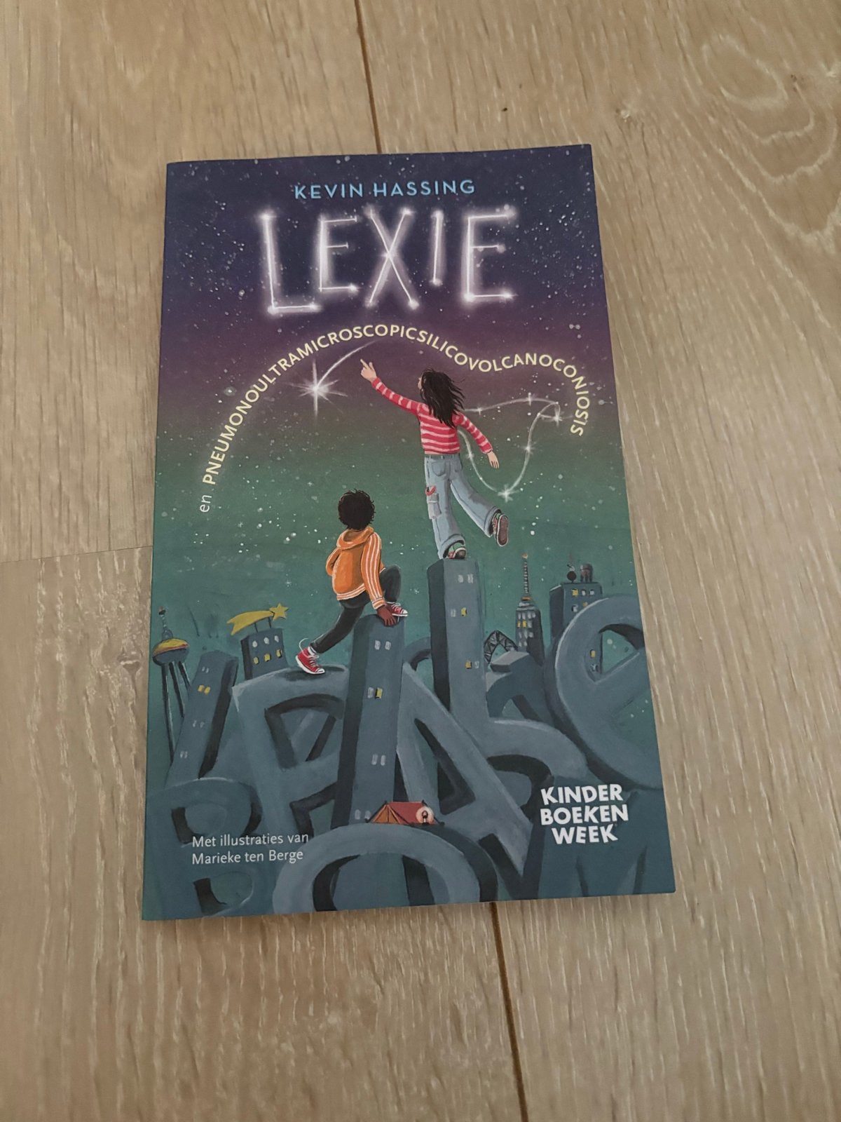 Lexie: Een avontuurlijk kinderboek over superhelden, Ophalen of Verzenden, Zo goed als nieuw, Fictie