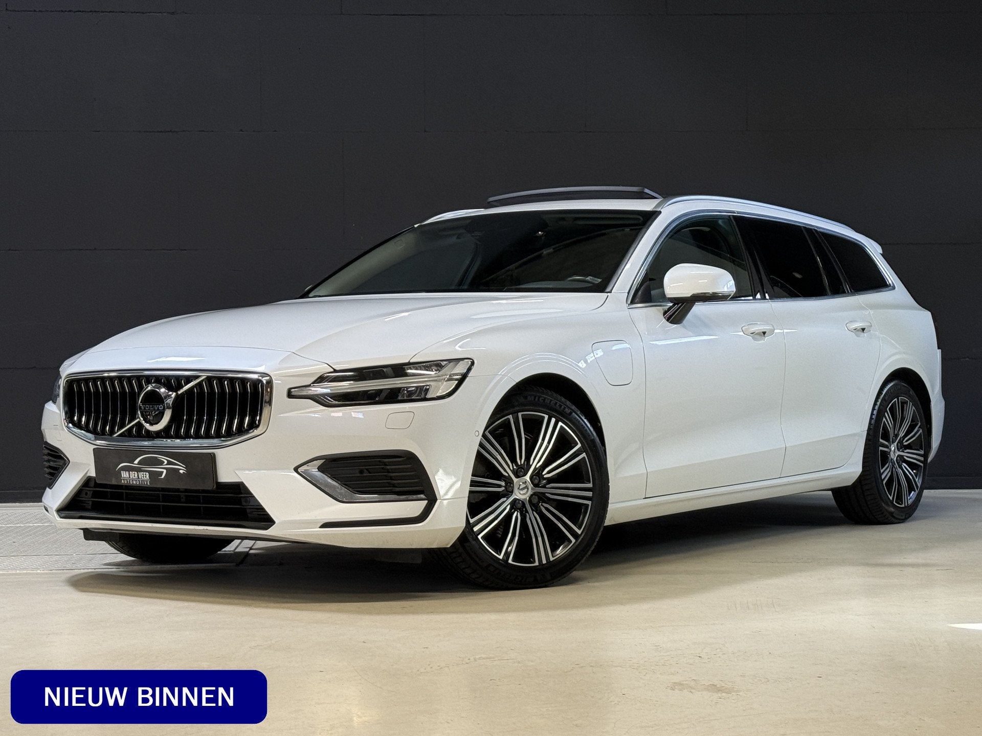 Volvo V60 2.0 T8 Twin Engine AWD Inscription | Panoramadak |, Automaat, Gebruikt, 4 cilinders, Wit